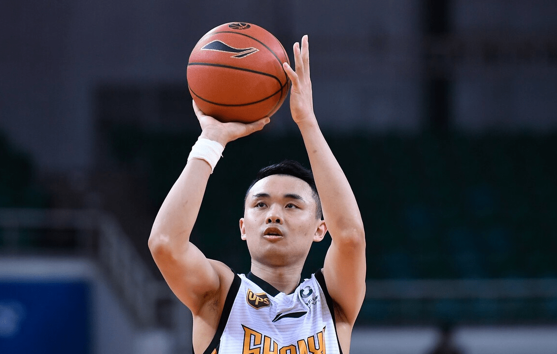 尤文图斯训练开放日,集结日调整名单引欢呼,CBA常规赛在即,更衣室氛围转暖的简单介绍 尤文图斯训练开放日,集结日调整名单引欢呼,CBA常规赛在即,更衣室氛围转暖的简单介绍